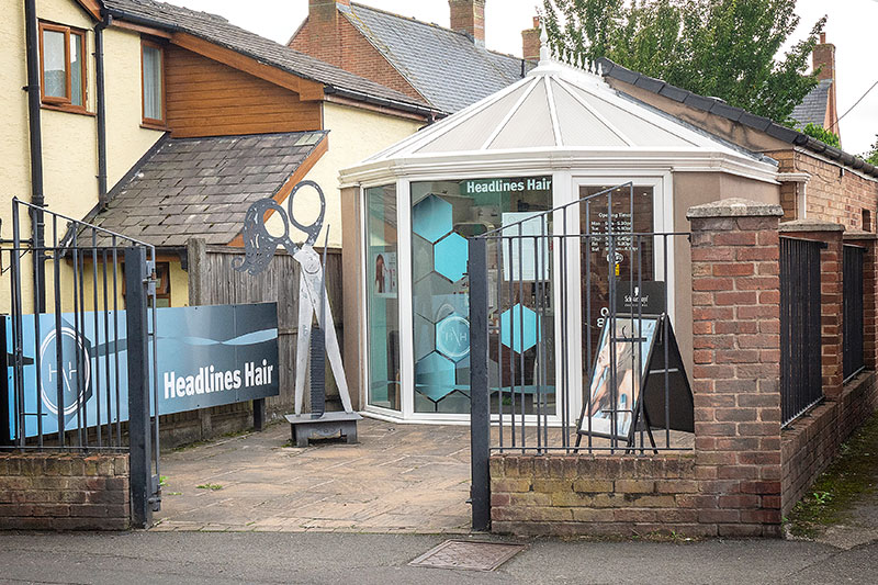 salon front